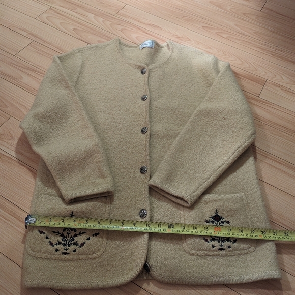 Conviction Sport Wool Sweater - Picture 7 of 8